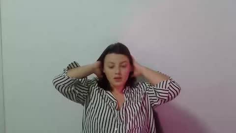 Snapshot of girl_leya chatting on 12, 10, 2025 girl_leya online show from 12, 10, 2025