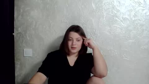 Snapshot of girl_leya chatting on 13, 12, 2025 girl_leya online show from 13, 12, 2025
