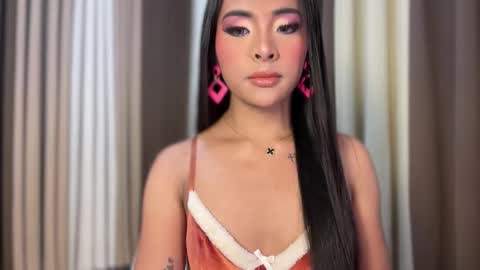 queen ronna online show from 12, 4, 2026