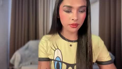 queen ronna online show from 23, 4, 2026