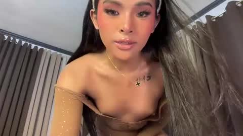 queen ronna online show from 12, 6, 2026