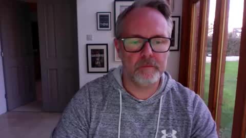 girlsandbikes online show from 31, 10, 2025