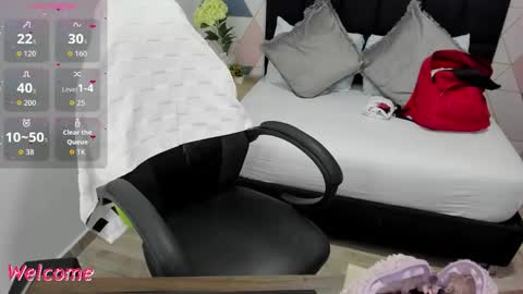 Snapshot of gisela27 chatting on 25, 10, 2025 Gisella online show from 25, 10, 2025