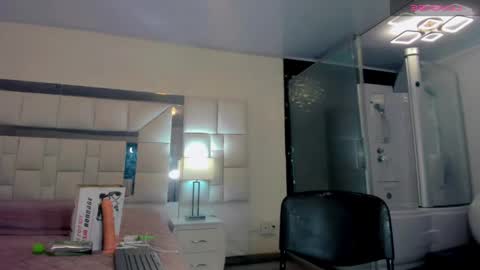 Snapshot of gisele_fox chatting on 5, 3, 2025 Gisel online show from 5, 3, 2025