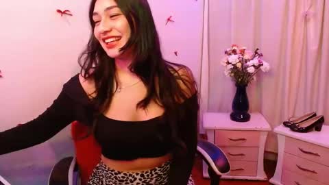 Snapshot of giselle_greey chatting on 23, 10, 2025 giselle_greey online show from 23, 10, 2025