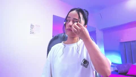 GISELLE ROLDAN online show from 11, 1, 2026