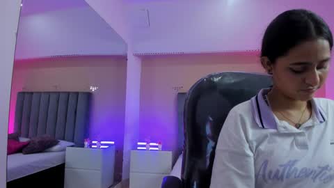 Snapshot of giselle_roldan chatting on 19, 2, 2026 GISELLE ROLDAN online show from 19, 2, 2026