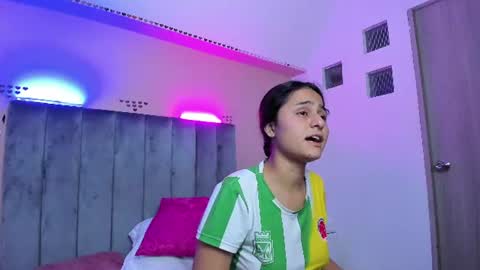 Snapshot of giselle_roldan chatting on 18, 6, 2026 GISELLE ROLDAN online show from 18, 6, 2026