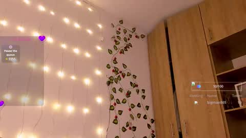 Snapshot of giuliacash chatting on 4, 12, 2025 GiuliaCash online show from 4, 12, 2025