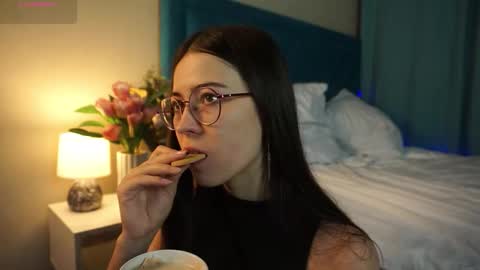 Agness online show from 9, 11, 2025