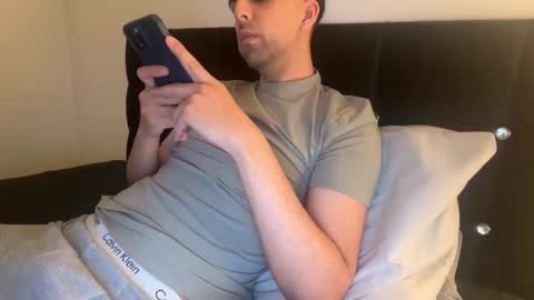 Snapshot of glamour_xo chatting on 18, 11, 2025 Glamour online show from 18, 11, 2025