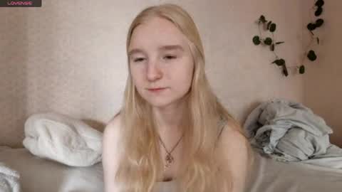 Snapshot of glennabeem chatting on 25, 5, 2026 Laura online show from 25, 5, 2026