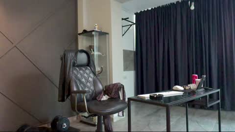 Snapshot of glennmasters chatting on 20, 12, 2024 Matthew .. for short call me Matt online show from 20, 12, 2024