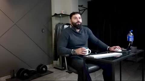 Snapshot of glennmasters chatting on 27, 12, 2024 Matthew .. for short call me Matt online show from 27, 12, 2024