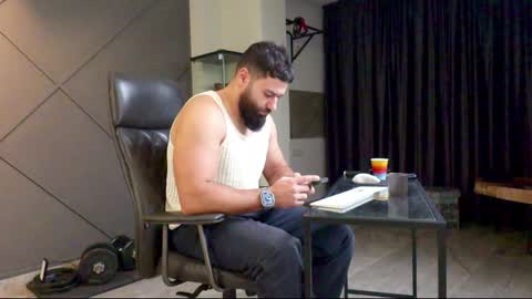 Snapshot of glennmasters chatting on 19, 1, 2025 Matthew .. for short call me Matt online show from 19, 1, 2025