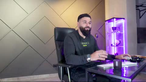 Snapshot of glennmasters chatting on 28, 2, 2025 Matthew .. for short call me Matt online show from 28, 2, 2025