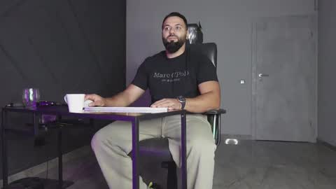 Snapshot of glennmasters chatting on 18, 10, 2025 Matthew .. for short call me Matt online show from 18, 10, 2025