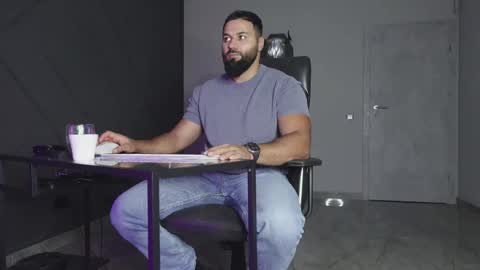 Snapshot of glennmasters chatting on 22, 10, 2025 Matthew .. for short call me Matt online show from 22, 10, 2025