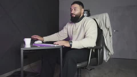 Snapshot of glennmasters chatting on 1, 11, 2025 Matthew .. for short call me Matt online show from 1, 11, 2025