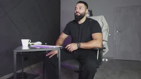 Snapshot of glennmasters chatting on 3, 11, 2025 Matthew .. for short call me Matt online show from 3, 11, 2025