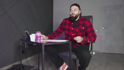 Snapshot of glennmasters chatting on 4, 11, 2025 Matthew .. for short call me Matt online show from 4, 11, 2025