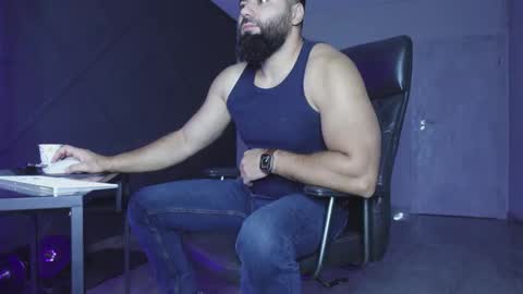 Snapshot of glennmasters chatting on 17, 11, 2025 Matthew .. for short call me Matt online show from 17, 11, 2025