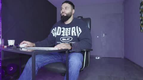 Snapshot of glennmasters chatting on 19, 11, 2025 Matthew .. for short call me Matt online show from 19, 11, 2025