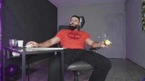 Snapshot of glennmasters chatting on 26, 11, 2025 Matthew .. for short call me Matt online show from 26, 11, 2025