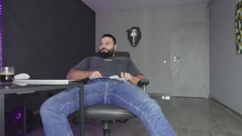 Snapshot of glennmasters chatting on 4, 12, 2025 Matthew .. for short call me Matt online show from 4, 12, 2025