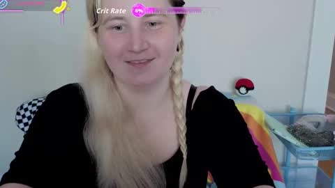 Snapshot of glitchwitch chatting on 18, 9, 2025 Glitch online show from 18, 9, 2025