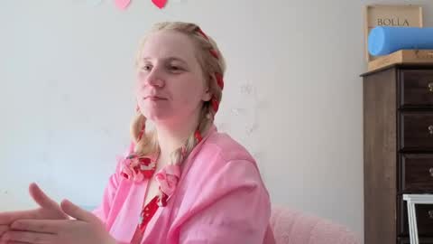 Snapshot of glitchwitch chatting on 21, 5, 2026 Glitch online show from 21, 5, 2026