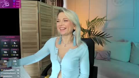 Snapshot of gloria_lovely chatting on 4, 3, 2025 Gloria online show from 4, 3, 2025