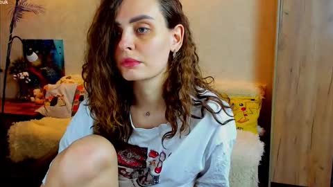 Gloria Wood online show from 6, 11, 2025