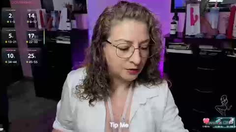 Snapshot of gloriacrespo chatting on 12, 9, 2025 gloriacrespo online show from 12, 9, 2025