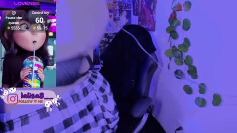 Snapshot of gloriette__ chatting on 2, 1, 2025 LALISA online show from 2, 1, 2025