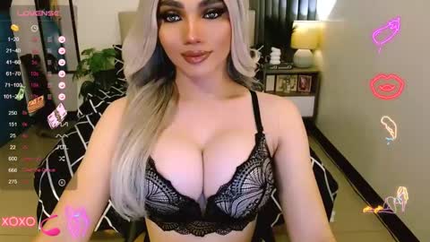 Snapshot of glorious_kim chatting on 23, 1, 2025 Kim - DONT FORGET TO FOLLOW AND GIME THUMBS UP online show from 23, 1, 2025