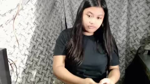 Snapshot of glossyrina chatting on 29, 7, 2026 Rina3 online show from 29, 7, 2026
