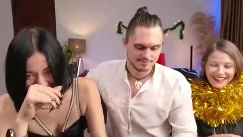   330 UTC2 girls   online show from 24, 12, 2024