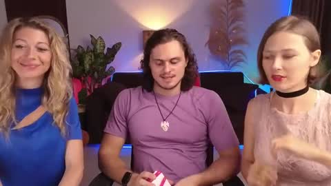   330 UTC2 girls   online show from 12, 1, 2025