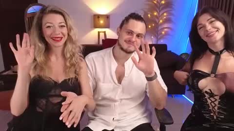   330 UTC2 girls   online show from 29, 1, 2025