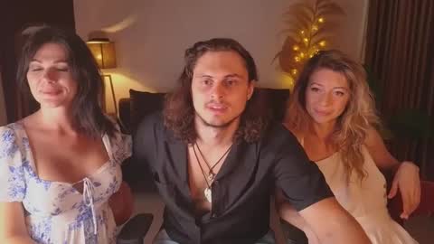   330 UTC2 girls   online show from 21, 2, 2025