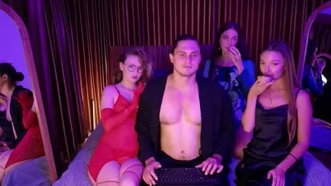   330 UTC2 girls   online show from 15, 2, 2026