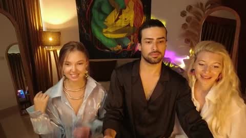 Snapshot of goddess_marylin chatting on 16, 5, 2026 330 UTC2 girls online show from 16, 5, 2026