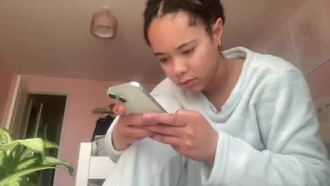 Snapshot of goddesselxo chatting on 5, 4, 2026 Goddess L online show from 5, 4, 2026