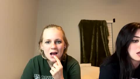 Snapshot of goddessfeyaa chatting on 6, 12, 2024 feyaa22 online show from 6, 12, 2024
