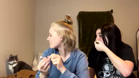 Snapshot of goddessfeyaa chatting on 7, 12, 2024 feyaa22 online show from 7, 12, 2024