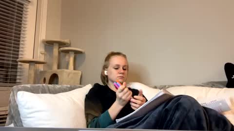 Snapshot of goddessfeyaa chatting on 11, 12, 2024 feyaa22 online show from 11, 12, 2024