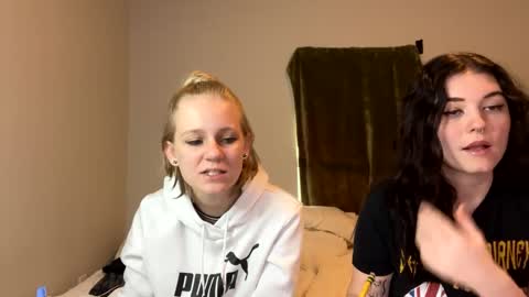 Snapshot of goddessfeyaa chatting on 15, 12, 2024 feyaa22 online show from 15, 12, 2024