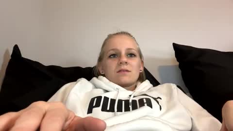 Snapshot of goddessfeyaa chatting on 16, 12, 2024 feyaa22 online show from 16, 12, 2024