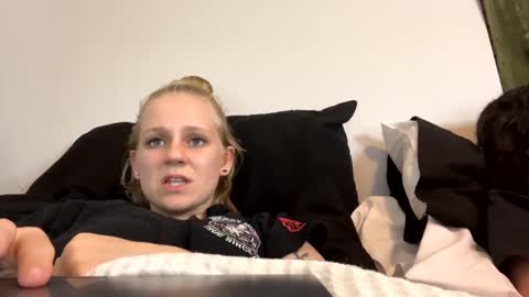 Snapshot of goddessfeyaa chatting on 17, 12, 2024 feyaa22 online show from 17, 12, 2024